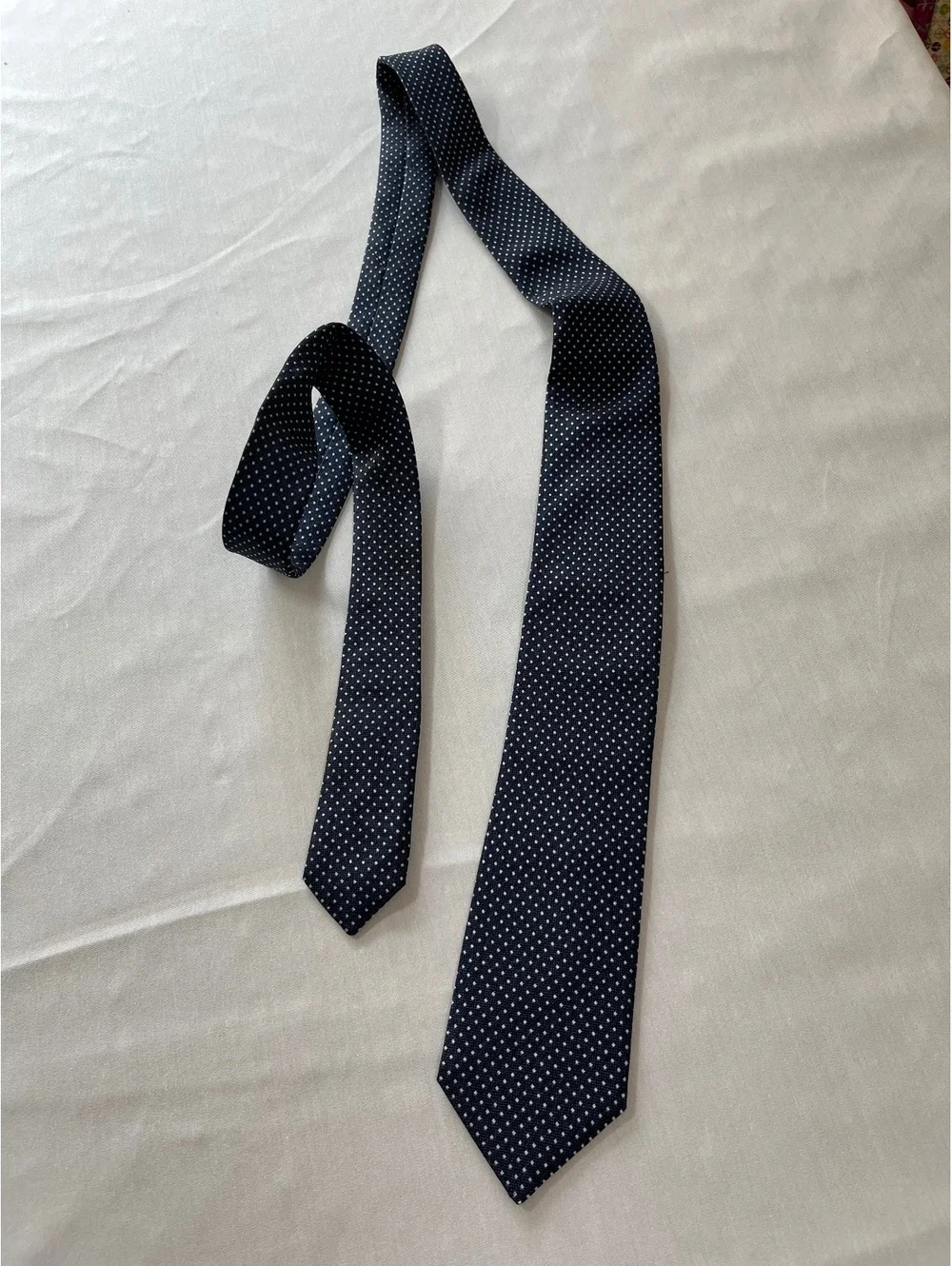 Hugo Boss necktie navy with gray dots